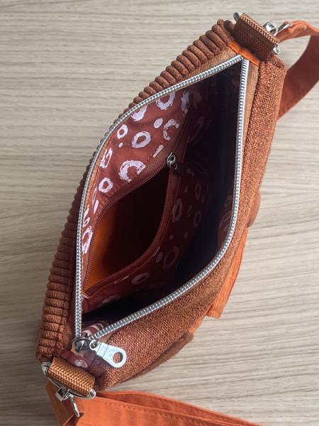 "Flickenwerk II mit Tasche" - ROST-CURRY